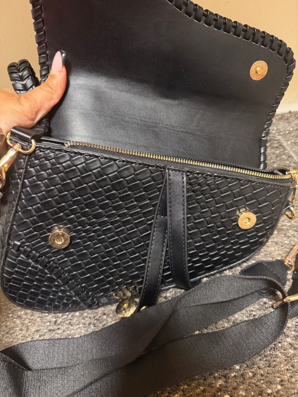 Black leather Woven Saddle Crossbody/handbag NWOT - Picture 4 of 5